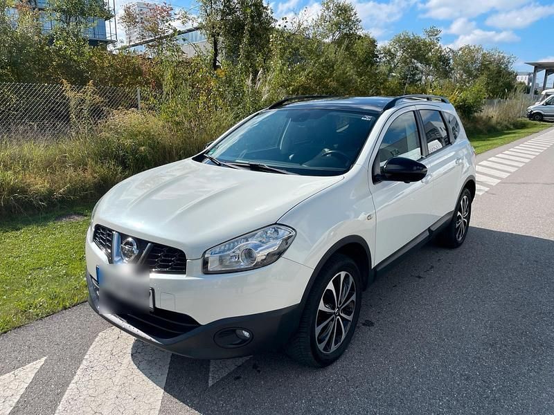 Weiß Gebraucht 2013 Nissan Qashqai +2 SUV | 8.990 € - Bild 1/4