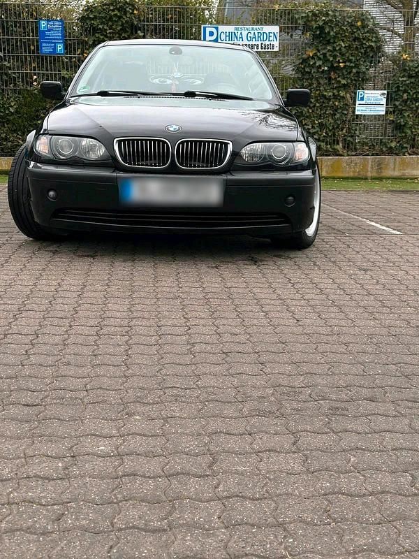 Używany BMW 320 170 KM (125 kW) 2002 Czarny Sedan/Limuzyna