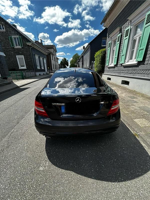 Gebraucht Mercedes C220 170 PS (125 kW) 2012 Schwarz Coupé