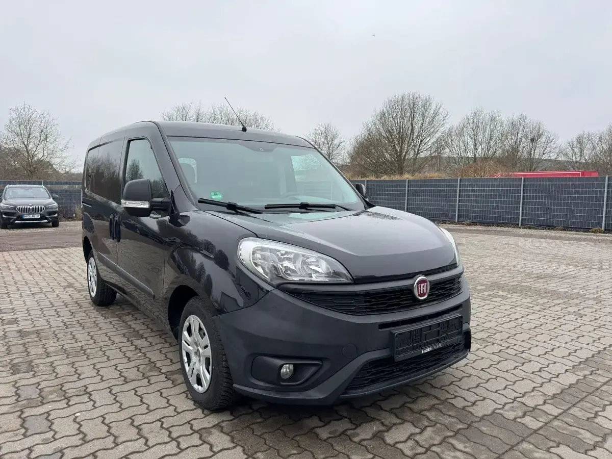 Occasion Fiat Doblò 101 ch (74 kW) 2016 Noir Monospace