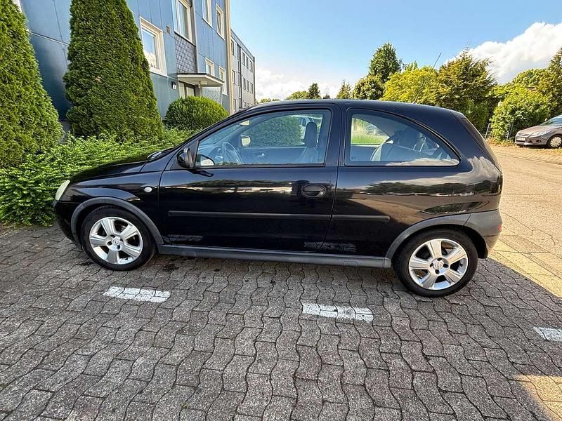 Schwarz Gebraucht 2003 Opel Corsa Limousine | 1.300 € (Fairer Preis) - Bild 1/1