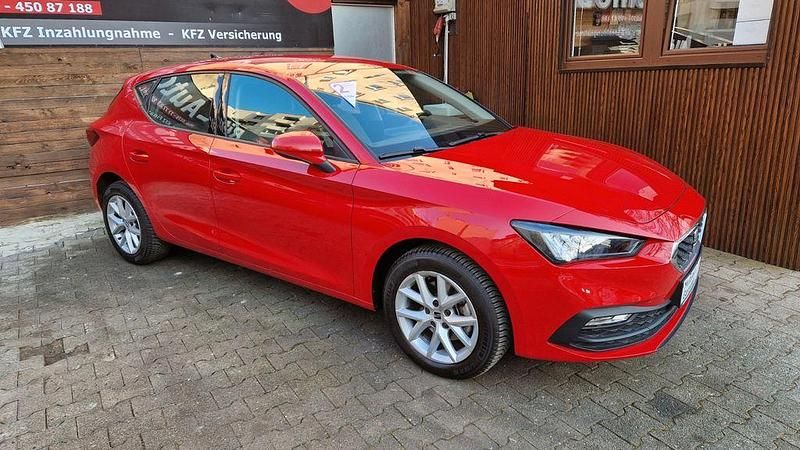 Gebraucht Seat Leon Style 90 PS (66 kW) 2022 Rot Limousine