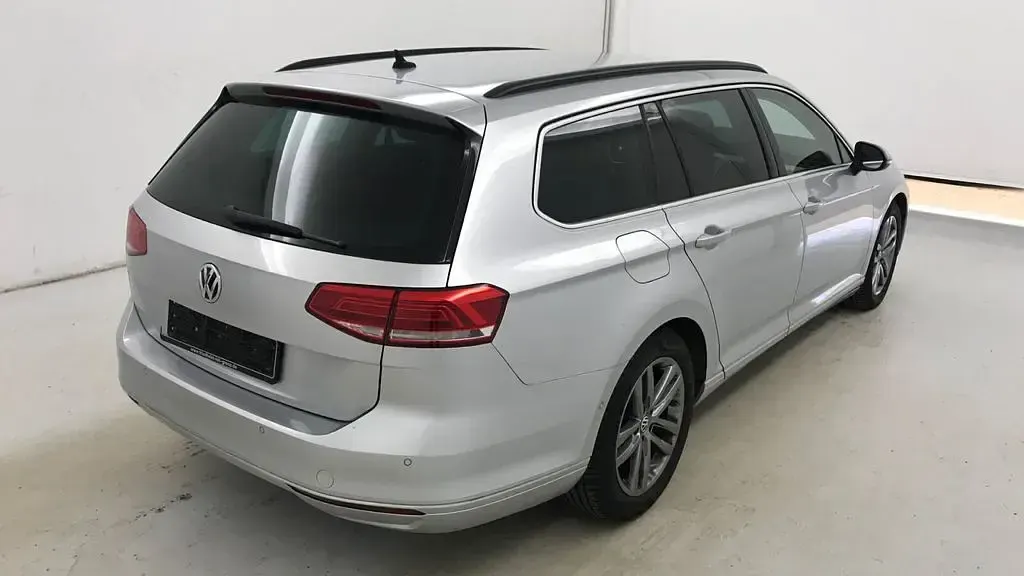 Gebraucht VW Passat Comfortline 150 PS (110 kW) 2018 Silber Limousine