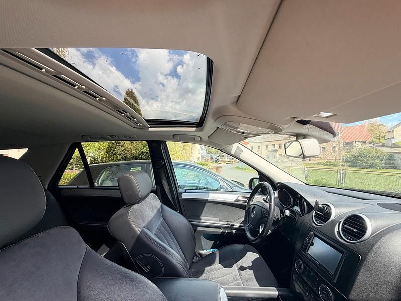 Gebraucht Mercedes ML320 224 PS (164 kW) 2008 Schwarz SUV