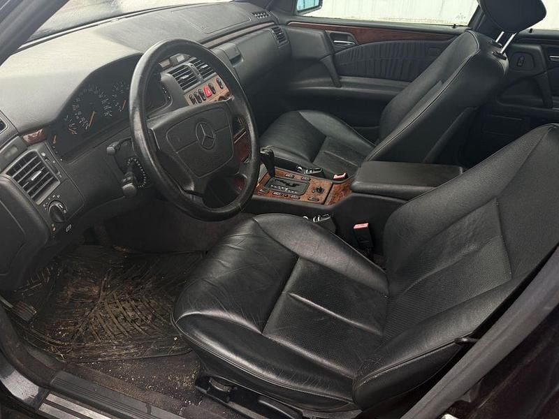 Gebraucht Mercedes E240 170 PS (125 kW) 1998 Blau Limousine