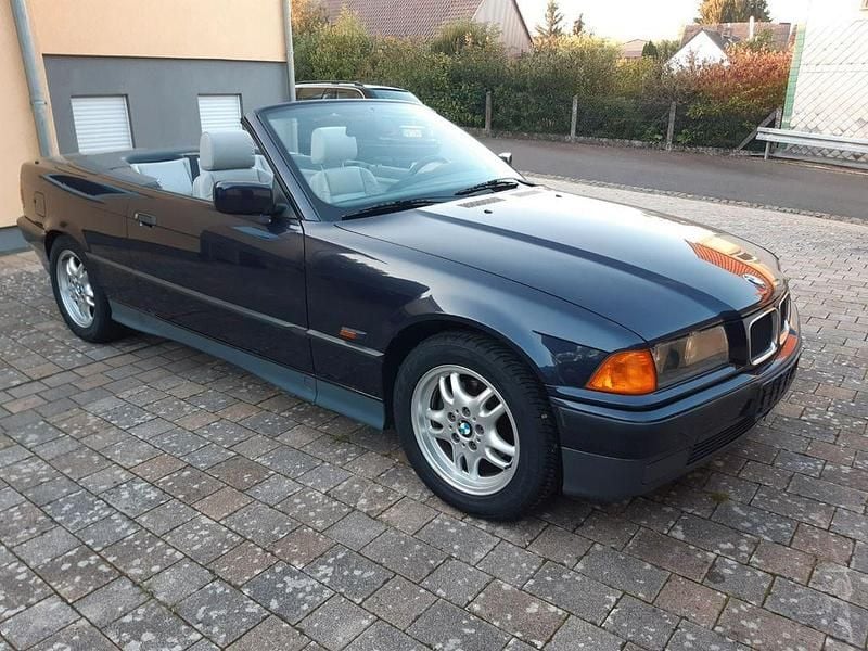 Gebraucht BMW 318 Cabriolet 116 PS (85 kW) 1995 Violet Cabrio
