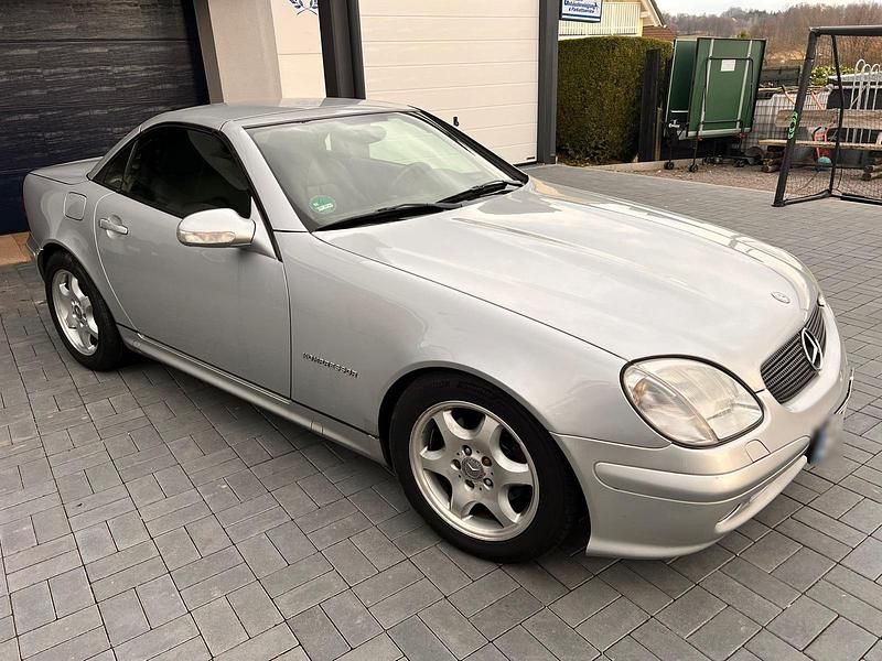 Gebraucht Mercedes SLK200 163 PS (119 kW) 2002 Silber Cabrio