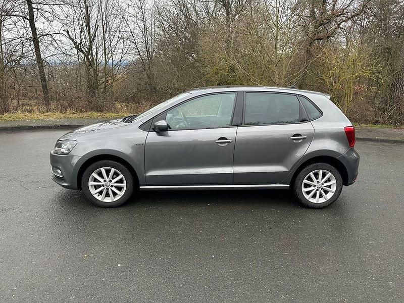 Gebraucht VW Polo LOUNGE 90 PS (66 kW) 2015 Grau Limousine
