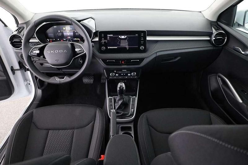 Neu Skoda Fabia Selection 116 PS (85 kW) 2025 Moon white metallic Kleinwagen