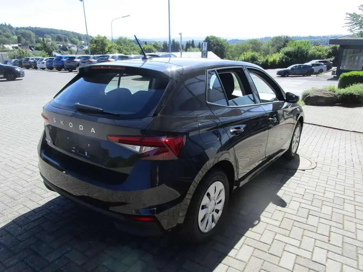 Neu Skoda Fabia Selection 95 PS (69 kW) 2026 Schwarzmagic perleffekt Kleinwagen