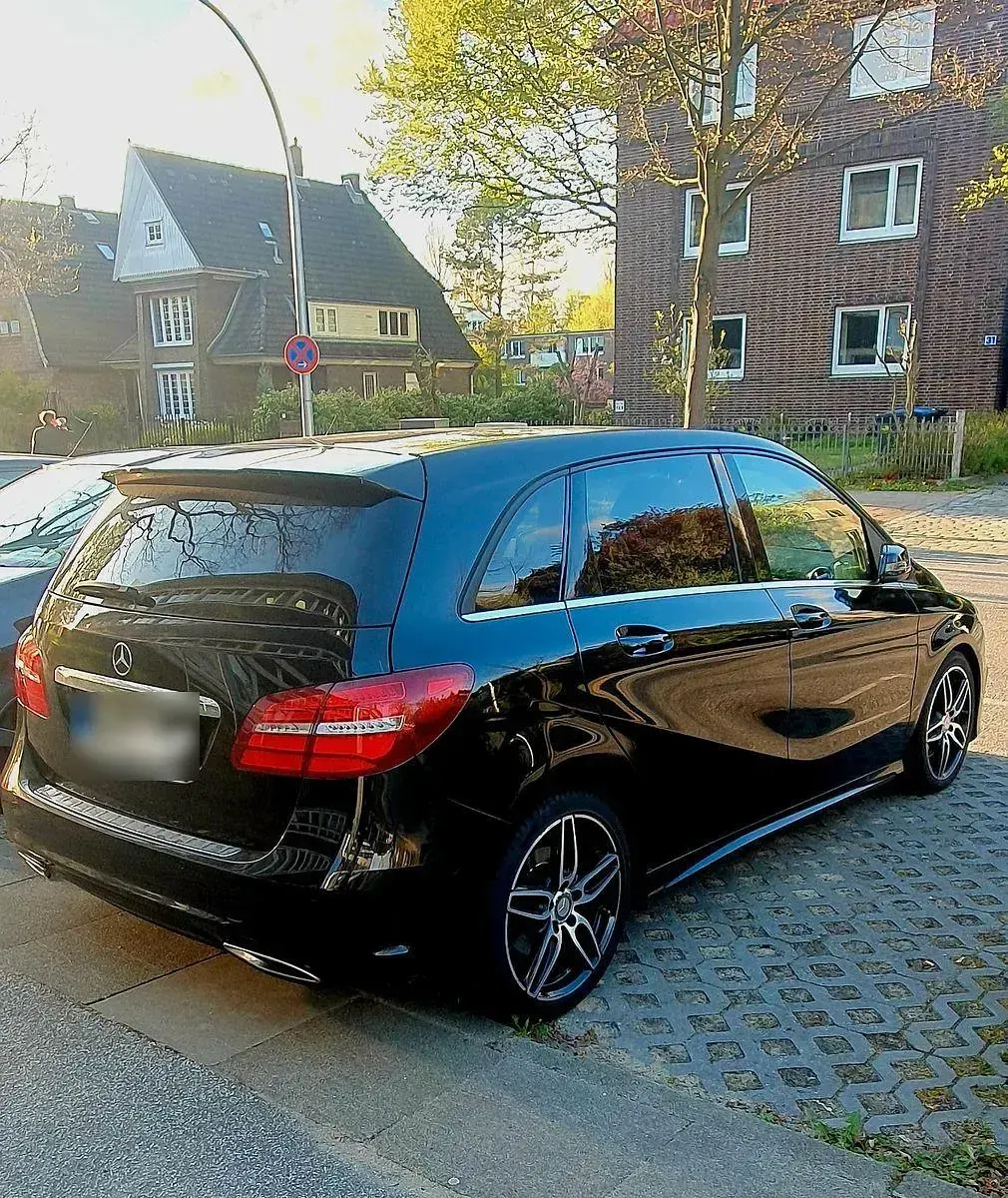 Gebraucht Mercedes B250 AMG line 211 PS (155 kW) 2017 Schwarz Kleinwagen