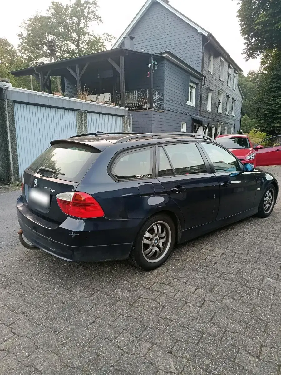 Gebraucht BMW 320 163 PS (119 kW) 2006 Blau Kombi