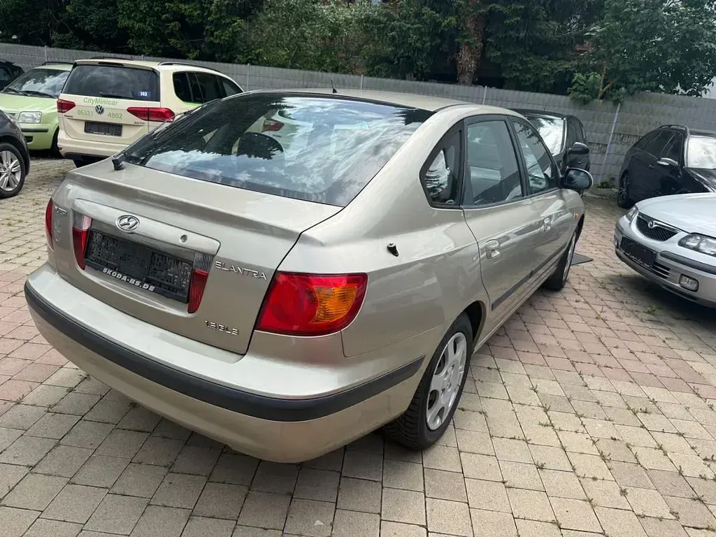 Gebraucht Hyundai Elantra GLS 107 PS (78 kW) 2001 Grau Limousine