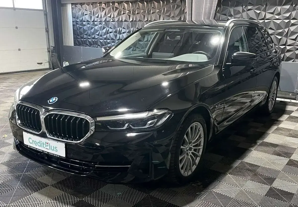 Gebraucht BMW 530e 184 PS (135 kW) 2023 Schwarz Kombi
