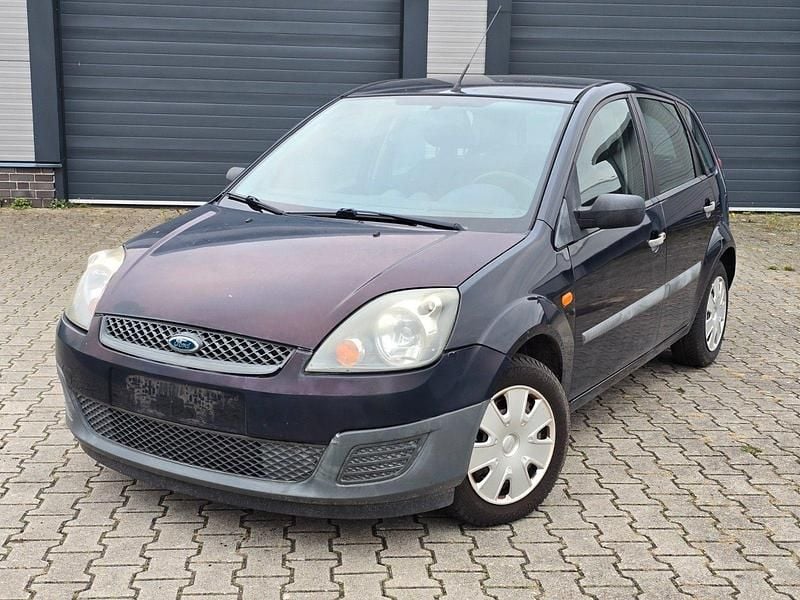Blau Gebraucht 2006 Ford Fiesta Kleinwagen | 500 € (Superpreis) - Bild 1/4