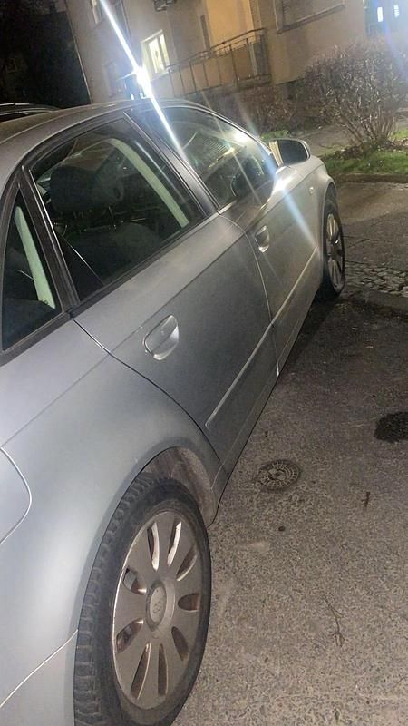 Gebraucht Audi A4 130 PS (95 kW) 2005 Silber Limousine