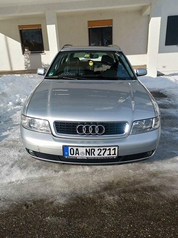 Silber Gebraucht 2000 Audi A4 Kombi | 3.300 € (Fairer Preis) - Bild 1/4