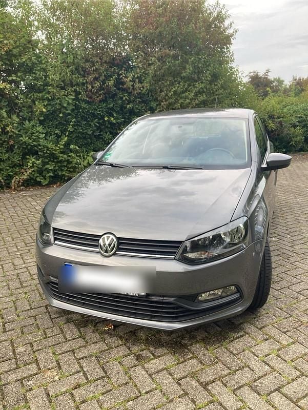 Silber Gebraucht 2017 VW Polo Trendline Kleinwagen | 8.500 € (Guter Preis) - Bild 1/4