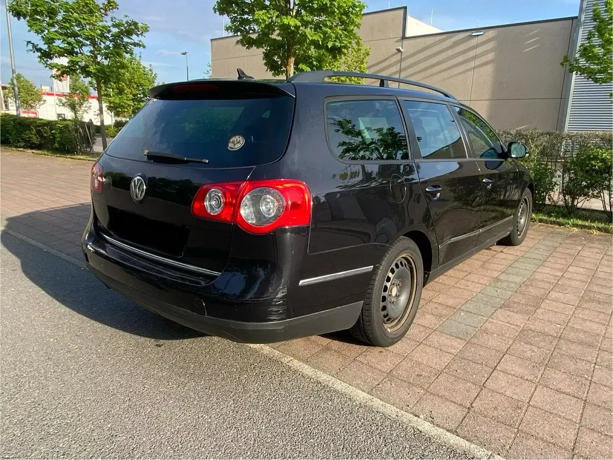 Gebraucht VW Passat 140 PS (102 kW) 2010 Schwarz Kombi