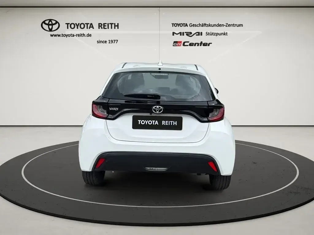 Gebraucht Toyota Yaris Comfort 72 PS (52 kW) 2022 Schneeweiß Kleinwagen