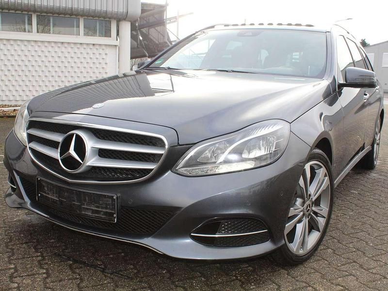 Gebraucht Mercedes E300 231 PS (169 kW) 2013 Grau Kombi