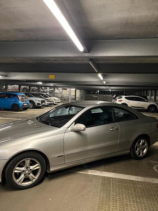 Gebraucht Mercedes CLK200 163 PS (119 kW) 2004 Silber Coupé