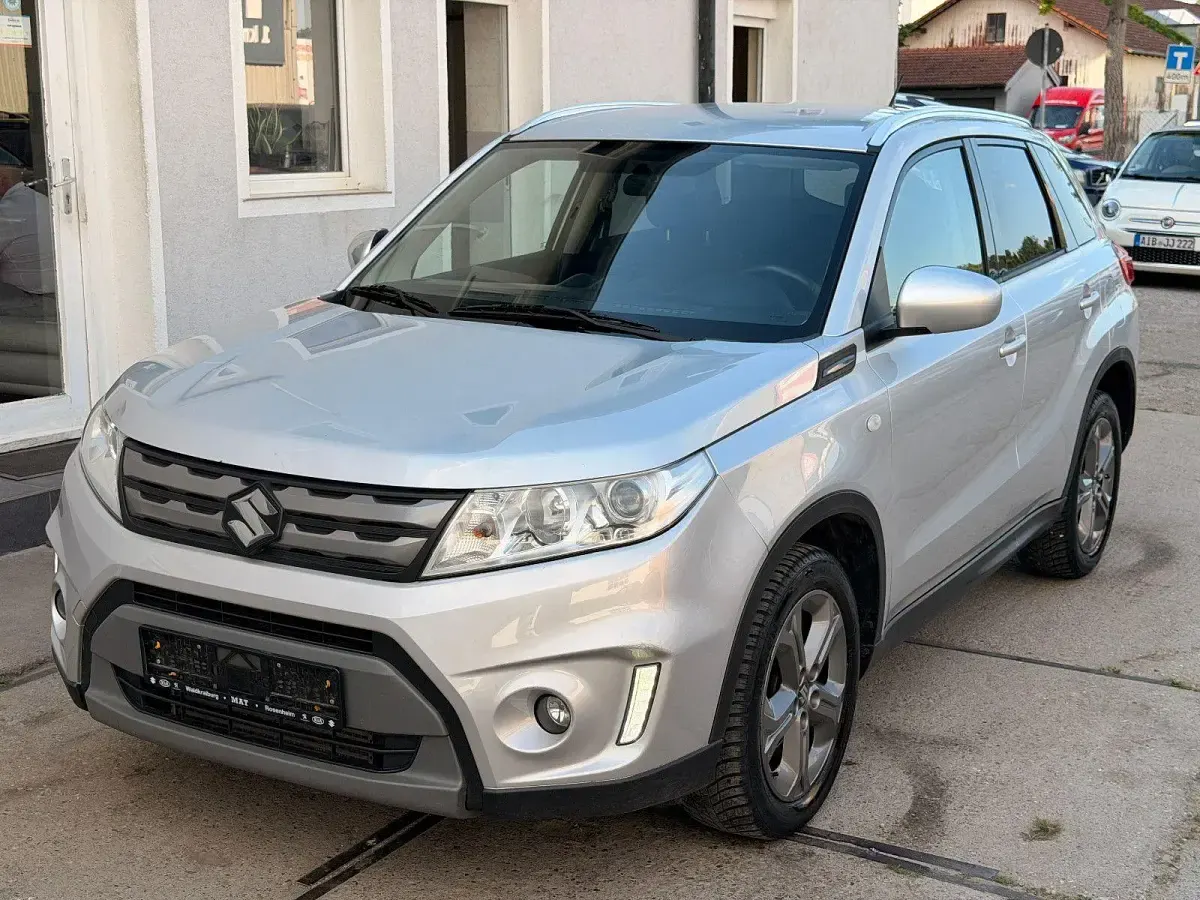 Gebraucht Suzuki Vitara 120 PS (88 kW) 2016 Silber SUV