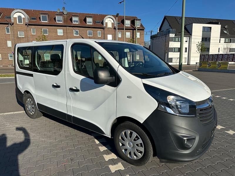 Gebraucht Opel Vivaro 95 PS (69 kW) 2018 Weiß Van / Kleinbus