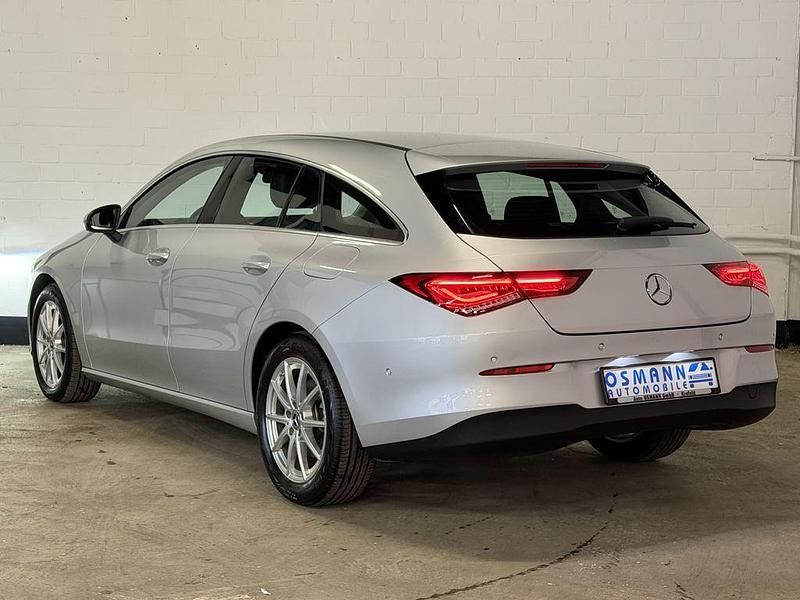 Gebraucht Mercedes CLA200 Shooting Brake 150 PS (110 kW) 2023 Iridiumsilber  metalliclack Kombi