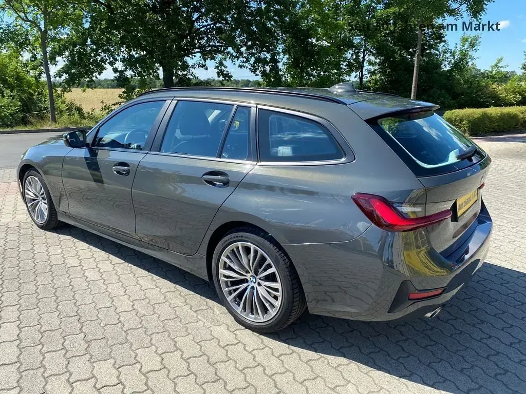 Gebraucht BMW 318 Advantage 150 PS (110 kW) 2021 Grau Kombi