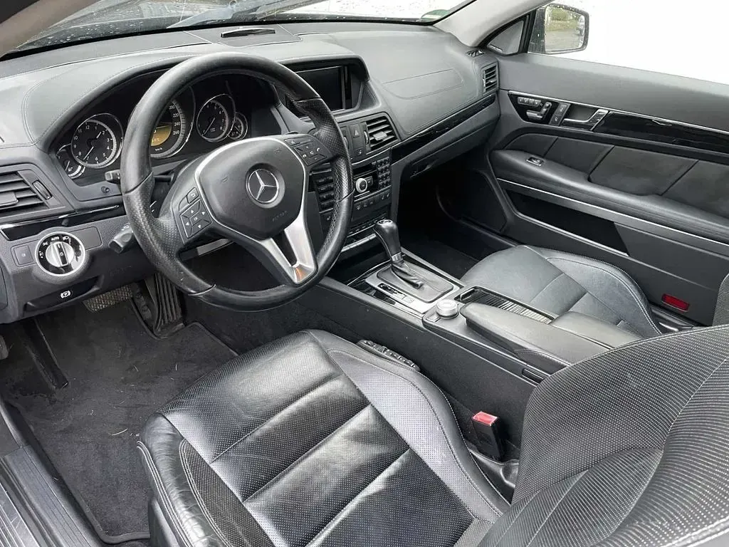 Gebraucht Mercedes E500 408 PS (300 kW) 2011 Schwarz Coupé