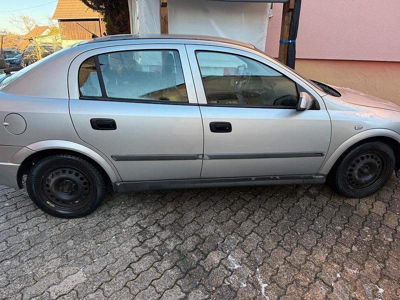 Second-hand Opel Astra 101 CP (74 kW) 2000 Argintiu Berlinǎ