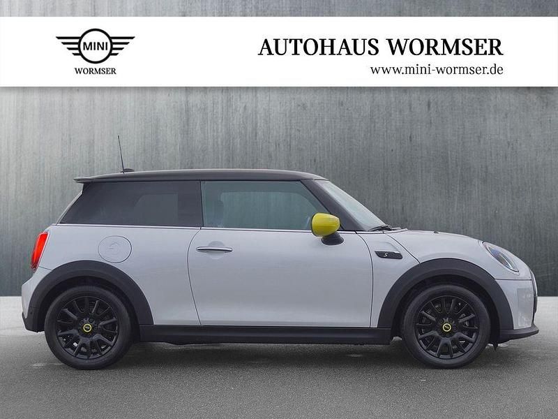 Gebraucht Mini Cooper SE Hatch 135 kW (184 PS) 2022 Weiß Kleinwagen