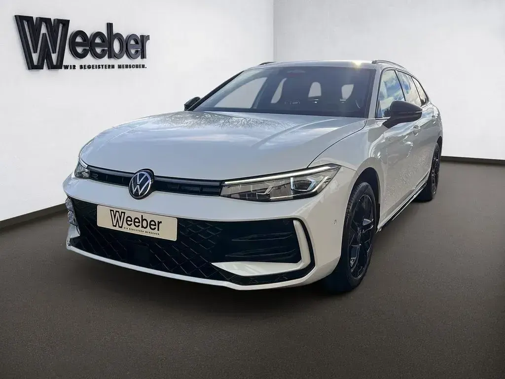 Gebraucht VW Passat R-line 150 PS (110 kW) 2025 Weiß Kombi