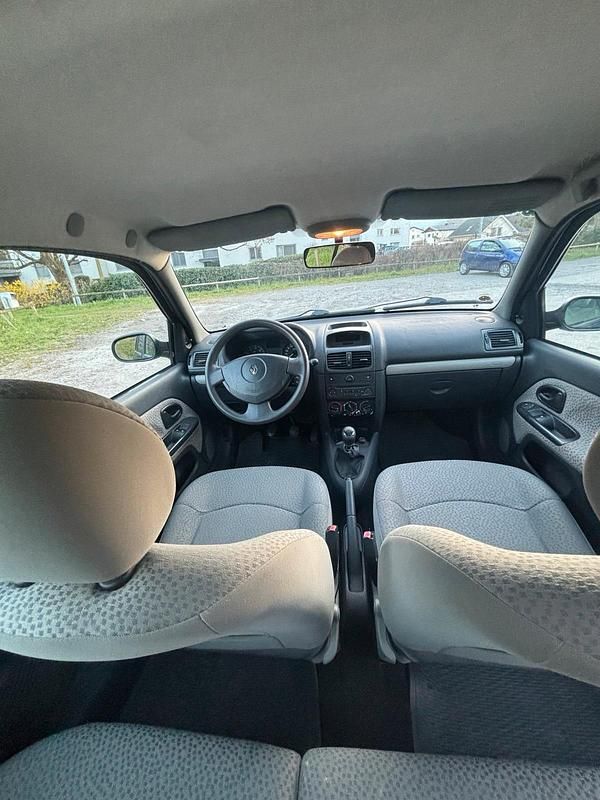 Gebraucht Renault Clio II 75 PS (55 kW) 2006 Blau Kleinwagen