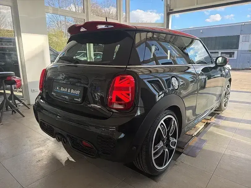 Gebraucht Mini John Cooper Works 231 PS (169 kW) 2019 Rebel green Kleinwagen
