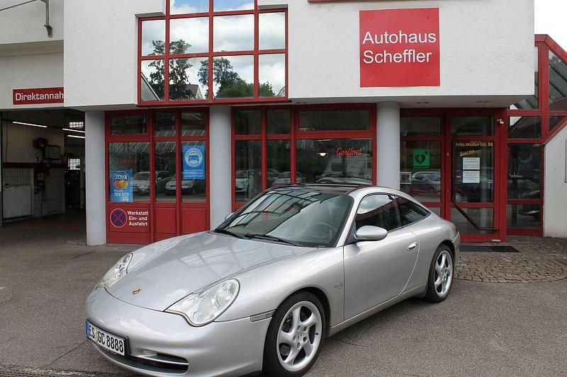 Arktissilbermetallic Gebraucht 2001 Porsche 996 Coupé | 17.000 € - Bild 1/4