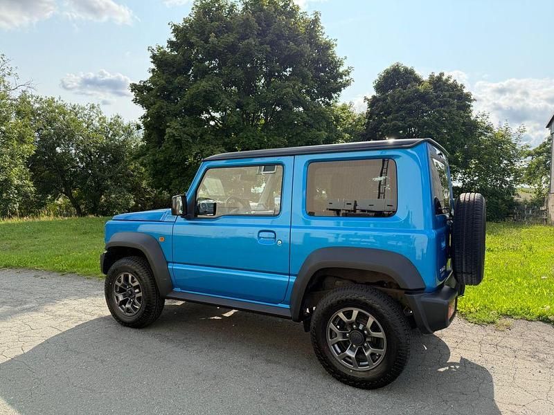 Gebraucht Suzuki Jimny Comfort+ 102 PS (75 kW) 2018 Blau SUV