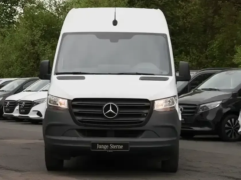 Używany Mercedes Sprinter 150 KM (110 kW) 2023 Biały Van