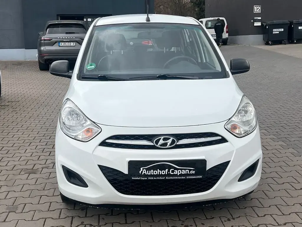 Gebraucht Hyundai i10 Edition 69 PS (50 kW) 2013 Weiß Kleinwagen