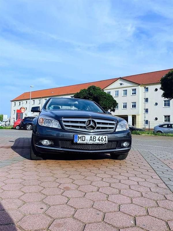 Grau Gebraucht 2009 Mercedes C180 Avantgarde Kombi | 8.500 € (Etwas zu teuer) - Bild 1/4
