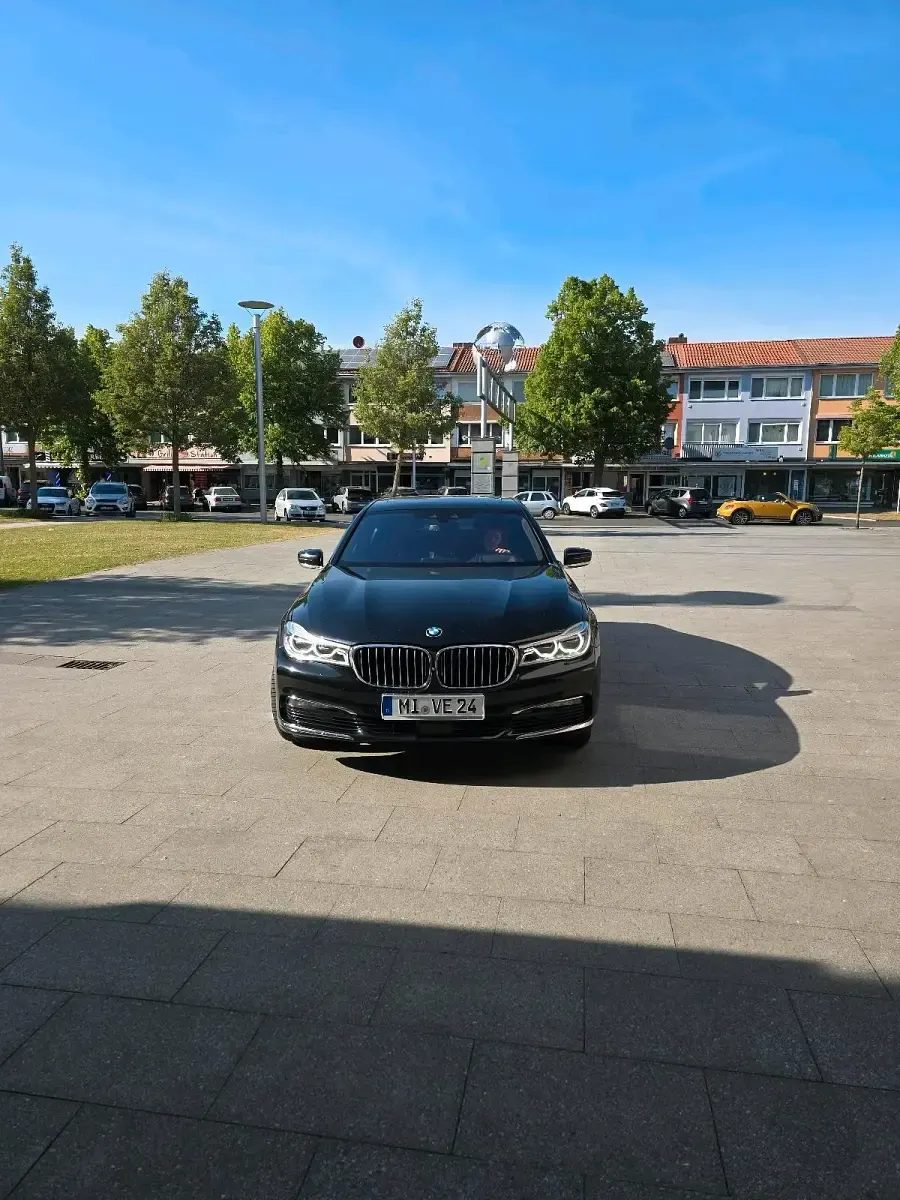Gebraucht BMW 750 400 PS (294 kW) 2016 Schwarz Limousine
