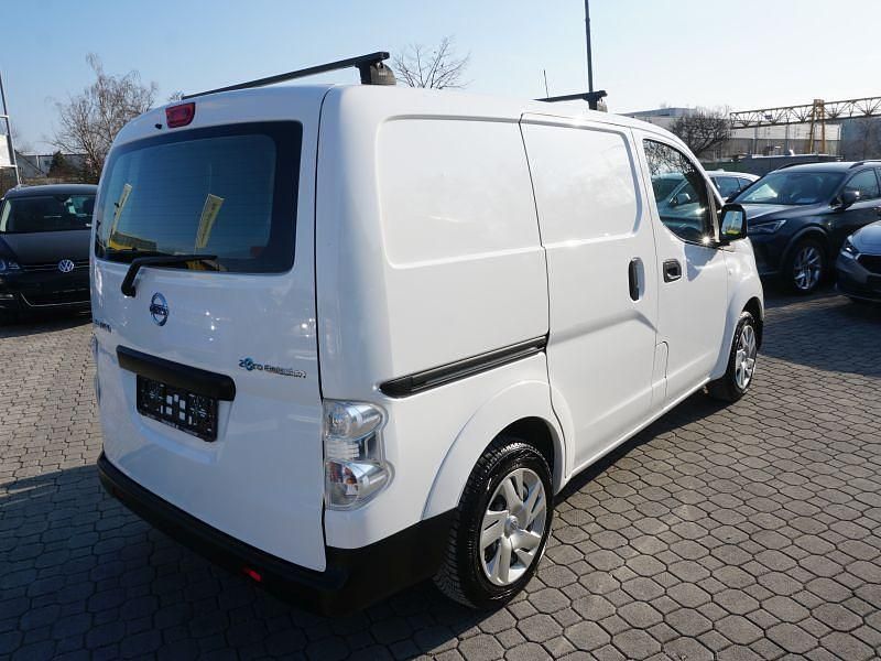 Gebraucht Nissan e-NV200 80 kW (109 PS) 2021 Weiß Van / Kleinbus