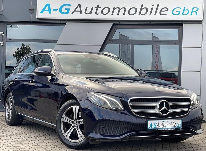 Gebraucht Mercedes E220 Avantgarde 194 PS (142 kW) 2016 Cavansitblau Kombi