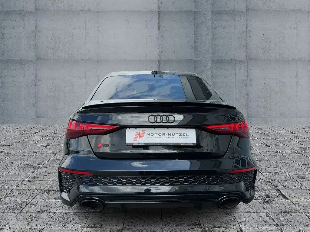 Gebraucht Audi RS3 Sport 400 PS (294 kW) 2023 Mythosschwarz metallic Limousine