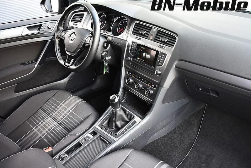 Gebraucht VW Golf VII LOUNGE 110 PS (80 kW) 2015 Schwarz Limousine