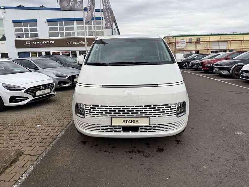 Gebraucht Hyundai Staria Trend 224 PS (164 kW) 2024 Weiß Van / Kleinbus