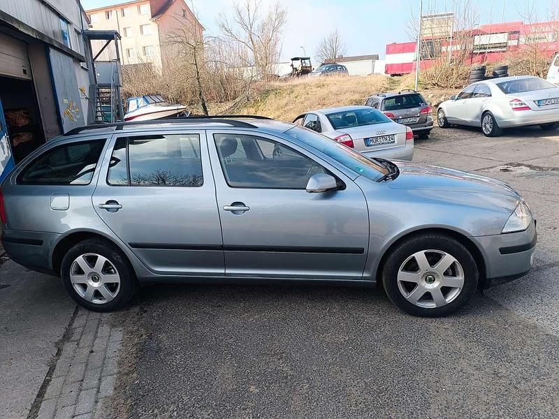 Gebraucht Skoda Octavia Elegance 150 PS (110 kW) 2007 Stone grau metallic Kombi