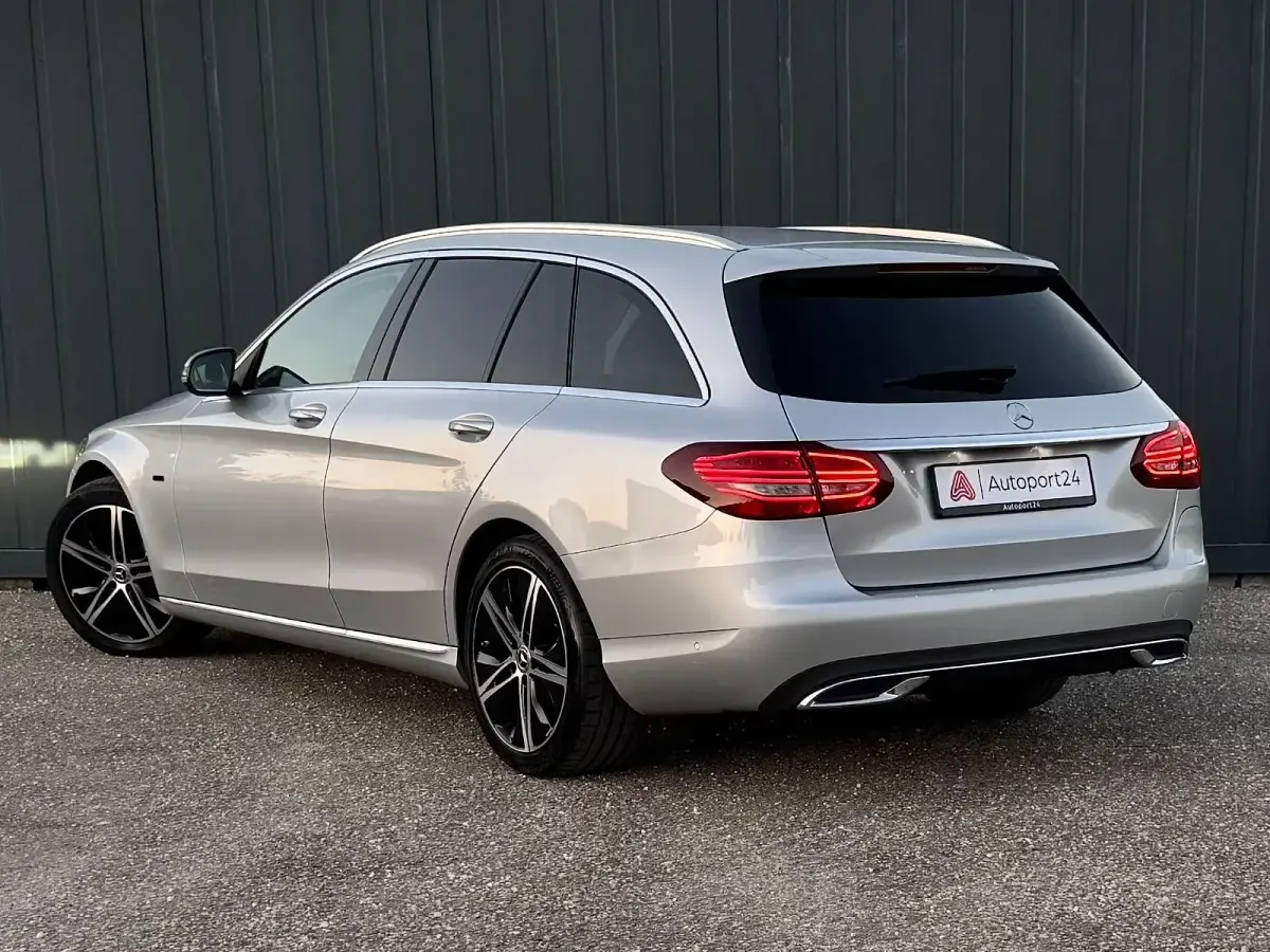 Gebraucht Mercedes C300e 306 PS (225 kW) 2019 Silber Kombi