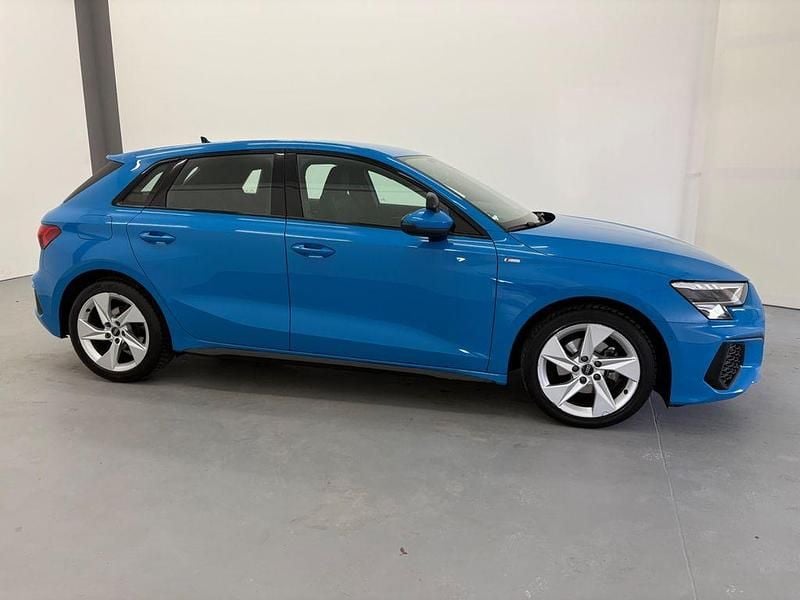 Gebraucht Audi A3 S-Line 116 PS (85 kW) 2023 Blau Limousine